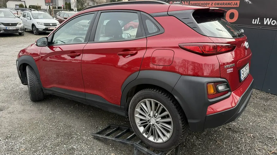 HYUNDAI Kona -