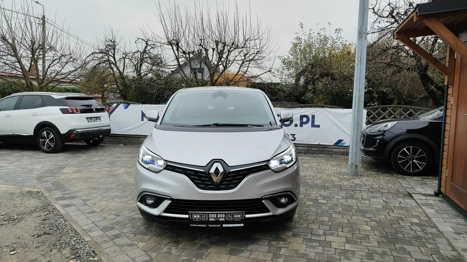 RENAULT Scenic -