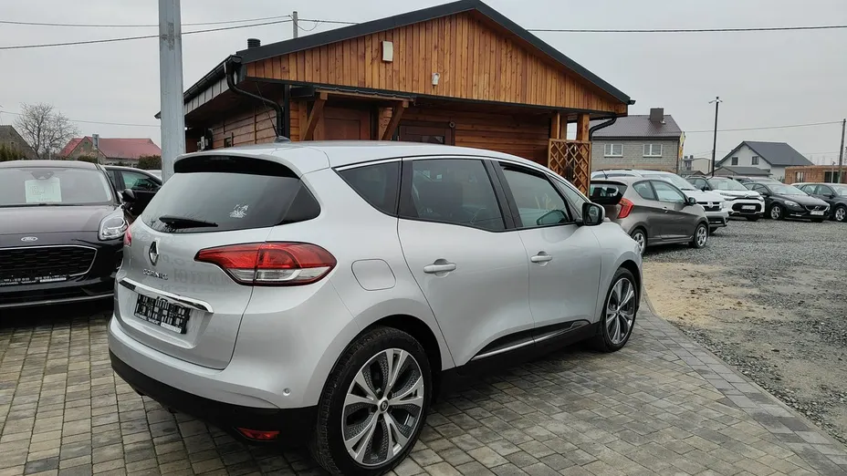 RENAULT Scenic -