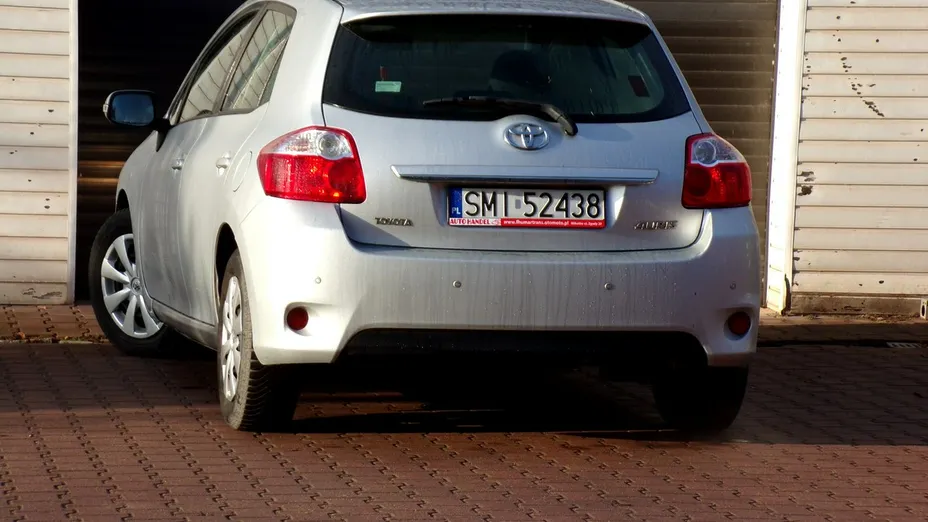 TOYOTA Auris -