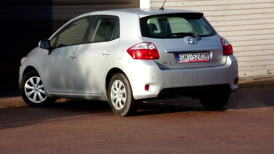 TOYOTA Auris -