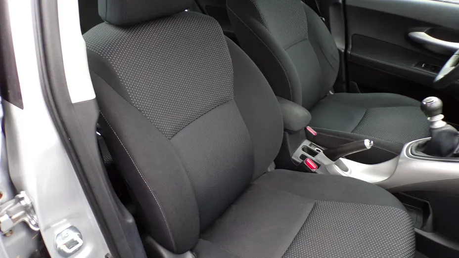 TOYOTA Auris -