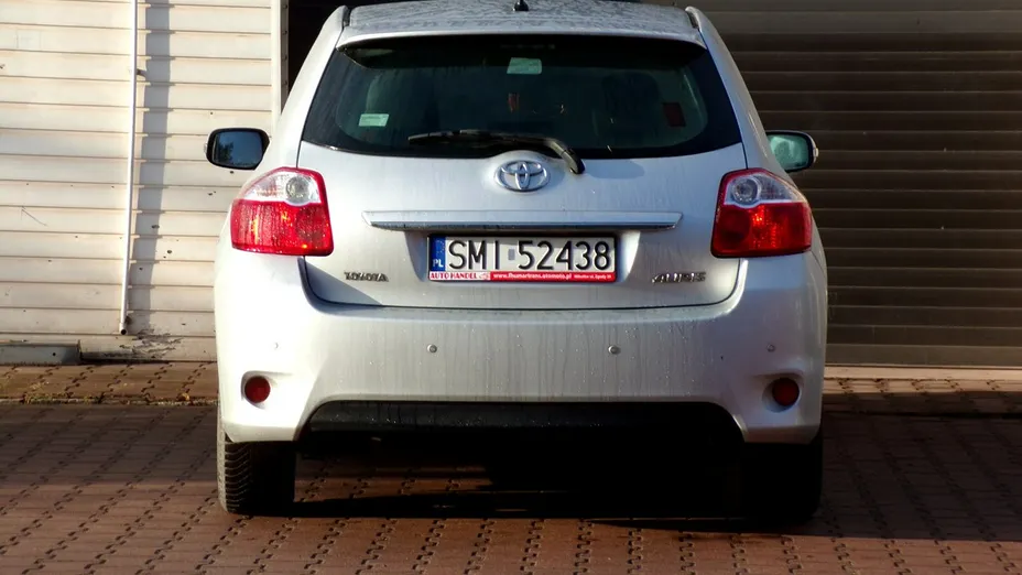 TOYOTA Auris -