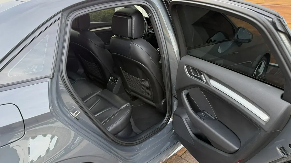 AUDI S3 Limousine -