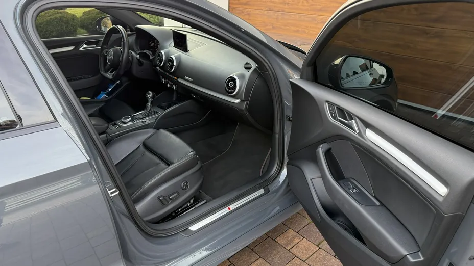 AUDI S3 Limousine -