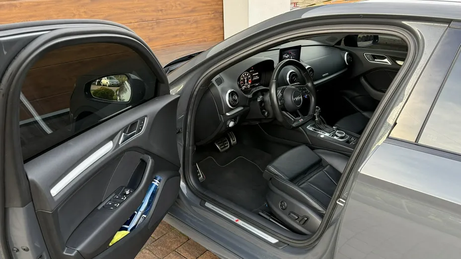 AUDI S3 Limousine -
