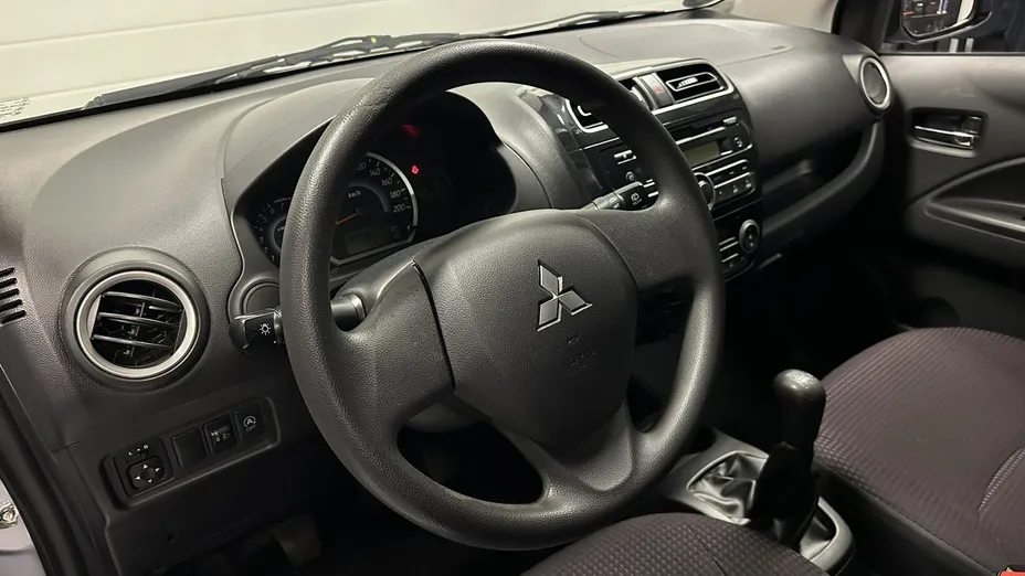 MITSUBISHI Space Star -