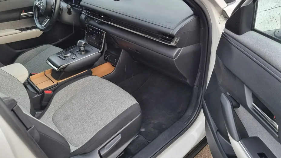 MAZDA MX-30 -