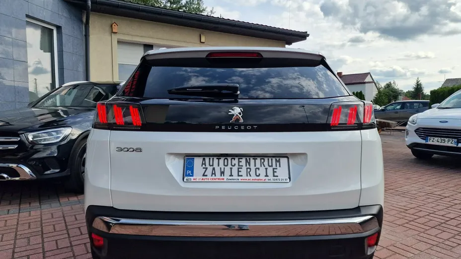 PEUGEOT 3008 -