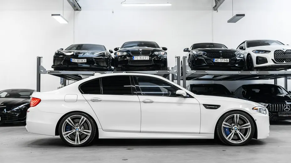 BMW M5 -