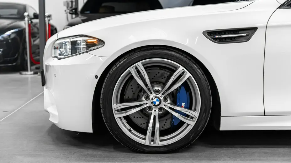 BMW M5 -