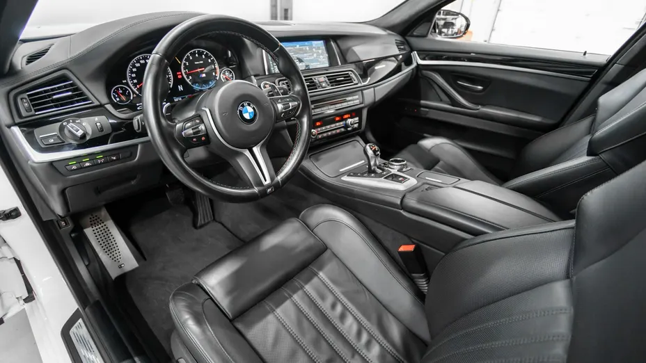 BMW M5 -