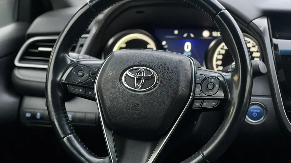 TOYOTA Camry -