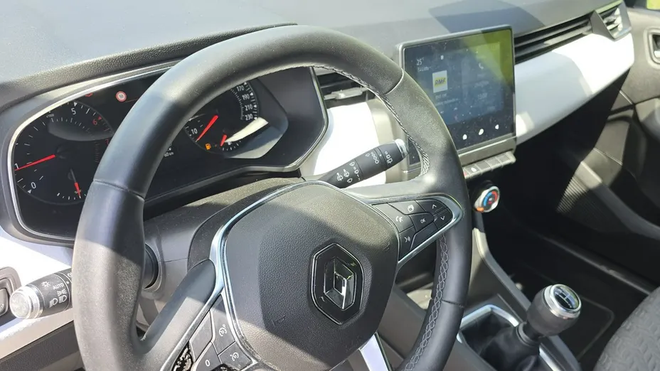 RENAULT Clio -