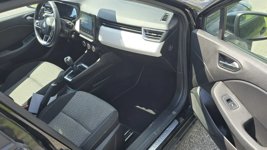 RENAULT Clio -