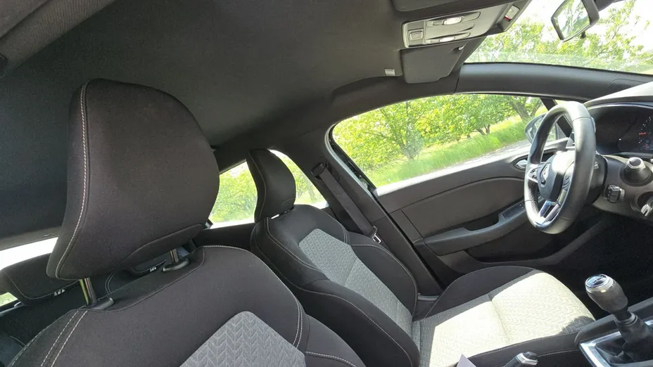 RENAULT Clio -
