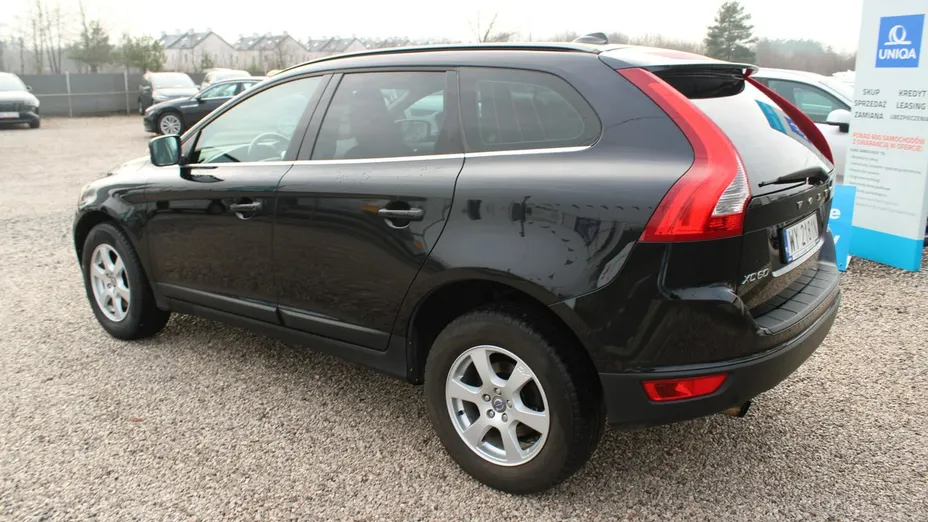 VOLVO XC60 -