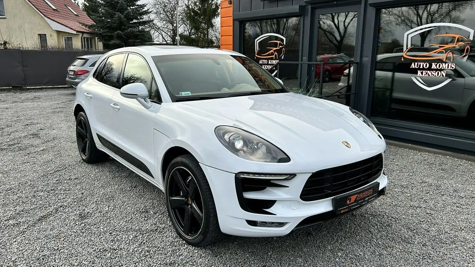 PORSCHE Macan -