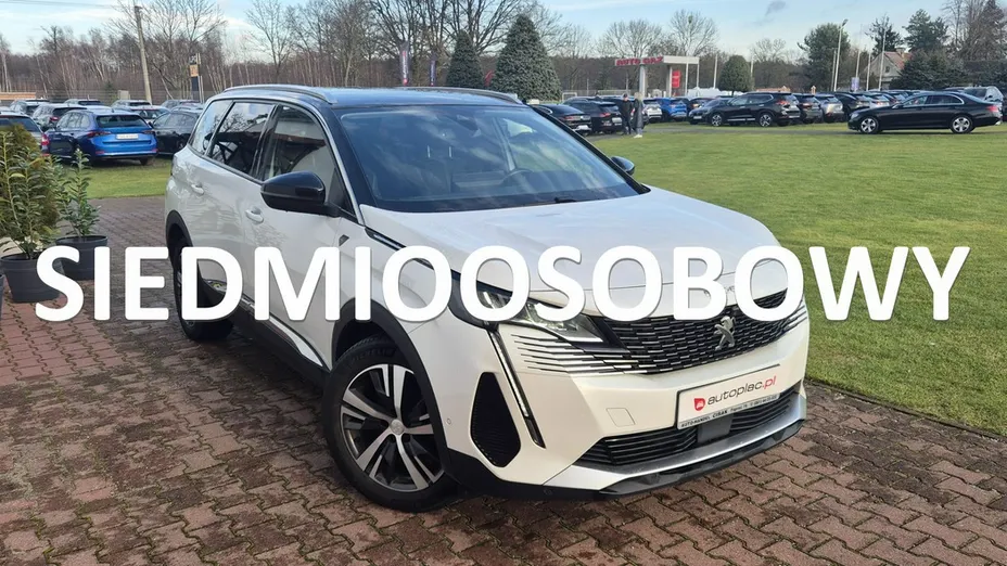 PEUGEOT 5008 -