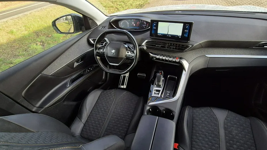 PEUGEOT 5008 -