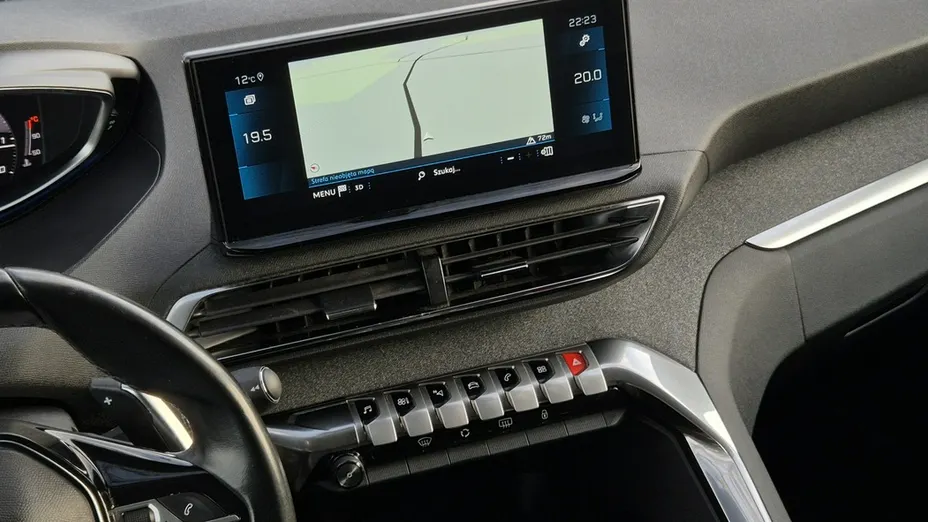 PEUGEOT 5008 -