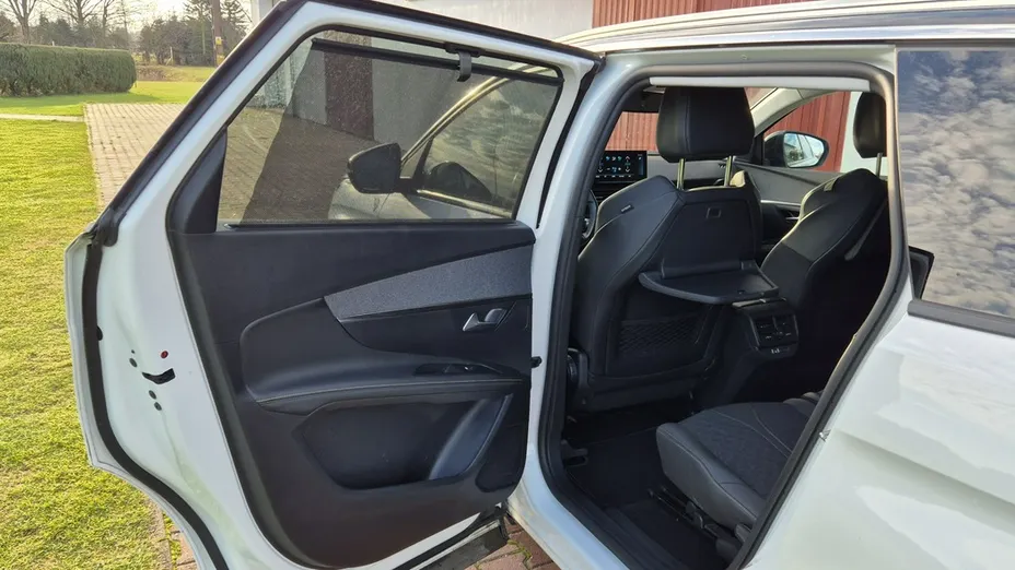 PEUGEOT 5008 -