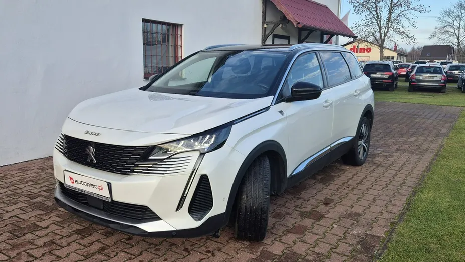 PEUGEOT 5008 -