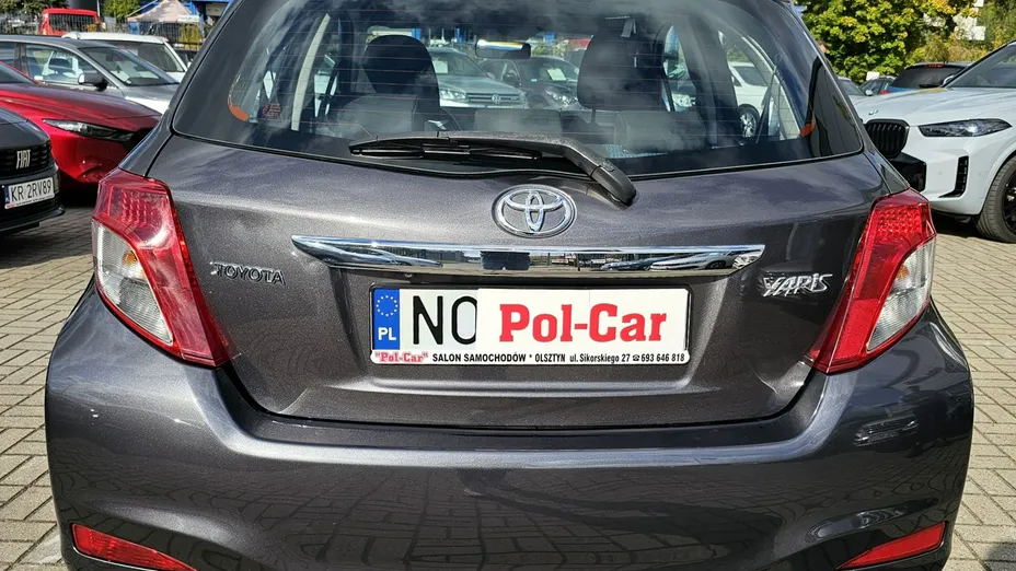TOYOTA Yaris -