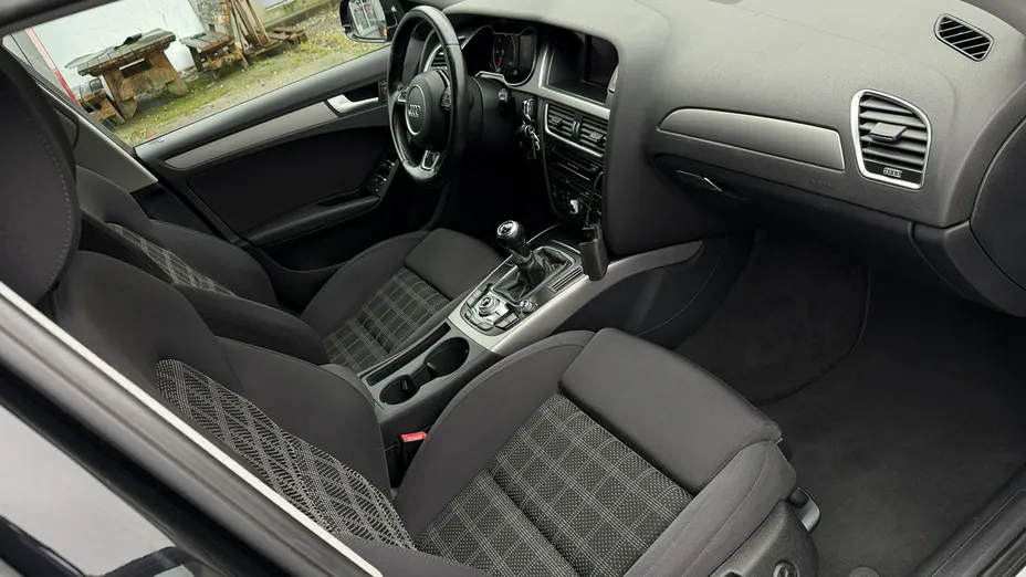 AUDI A4 -
