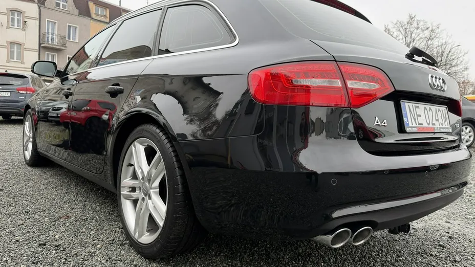 AUDI A4 -