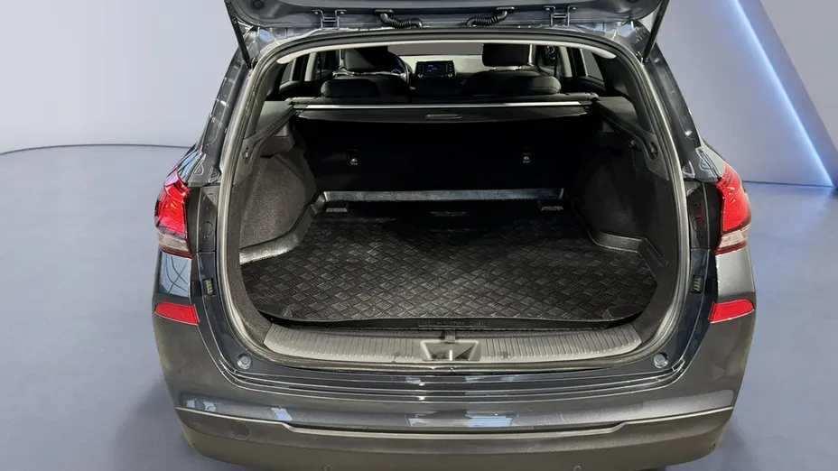 HYUNDAI i30 i30 1.5 DPI Classic +