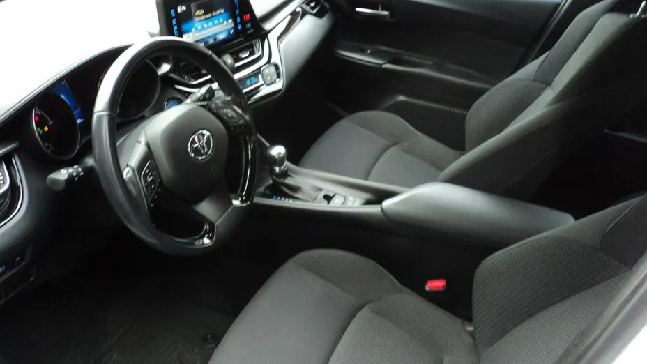 TOYOTA C-HR -
