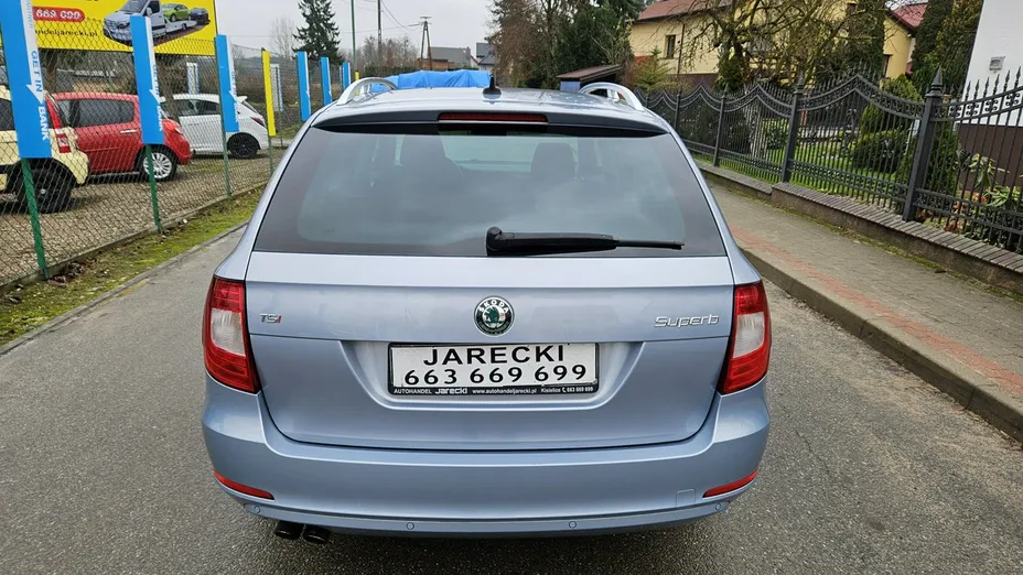 SKODA Superb -