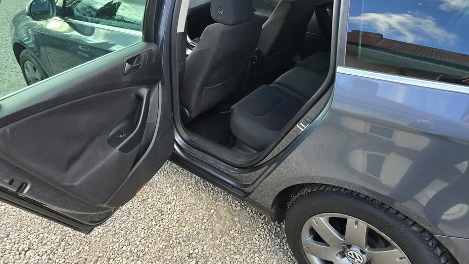 VOLKSWAGEN Passat -