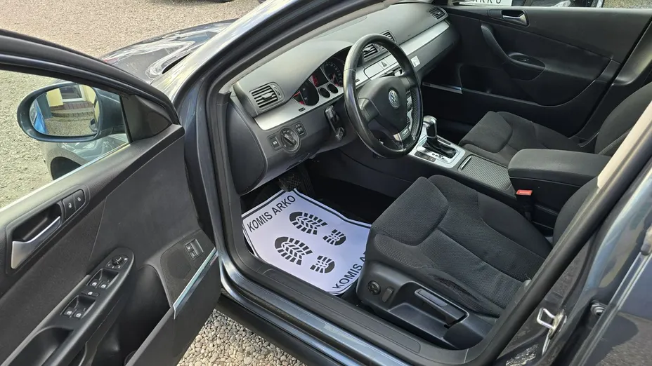 VOLKSWAGEN Passat -