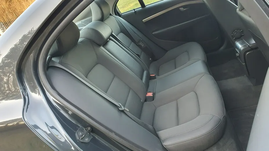 VOLVO S80 -
