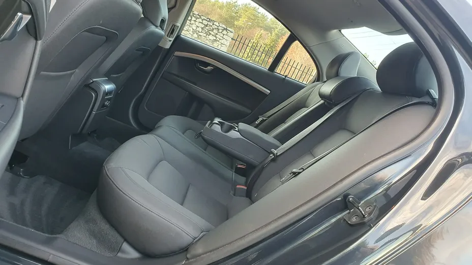 VOLVO S80 -