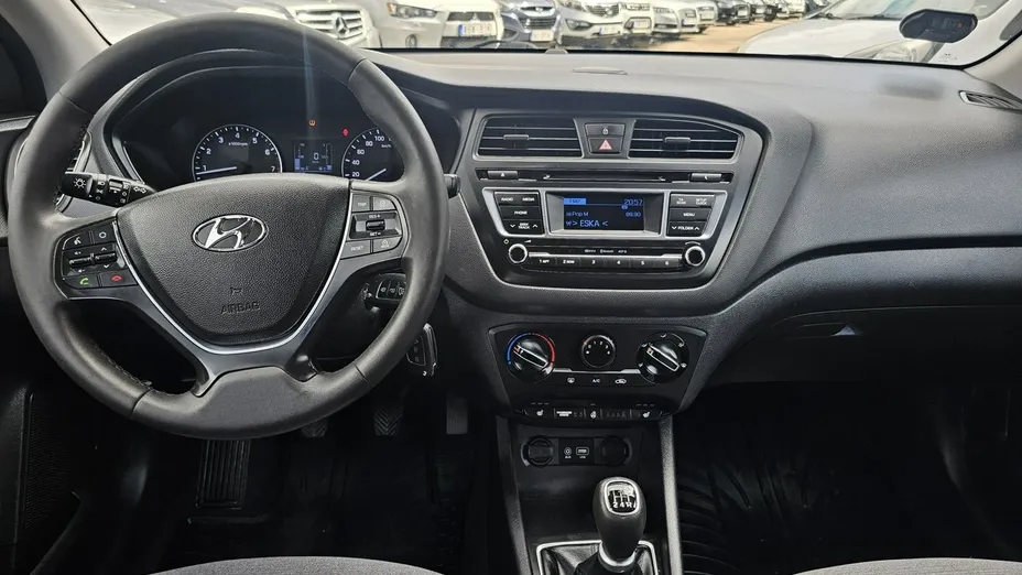 HYUNDAI i20 -