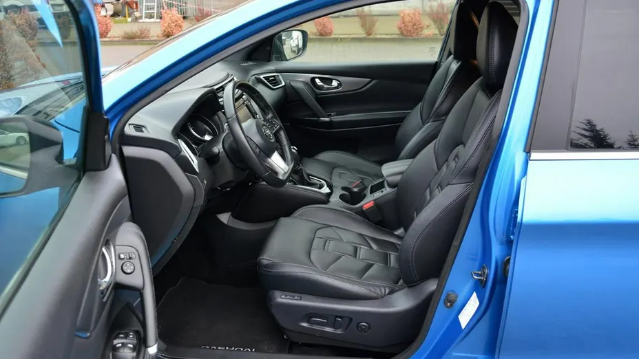 NISSAN Qashqai -