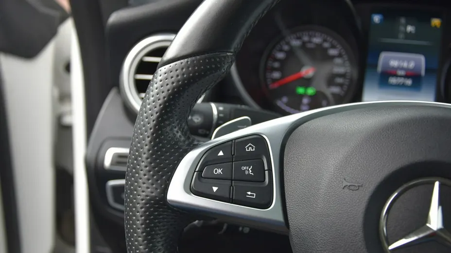 MERCEDES-BENZ C Klasa -