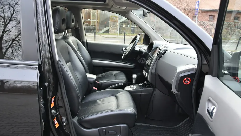 NISSAN X-Trail -