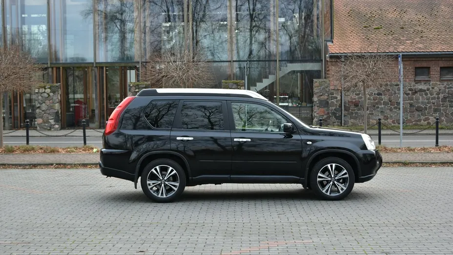 NISSAN X-Trail -