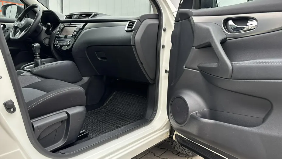 NISSAN Qashqai -