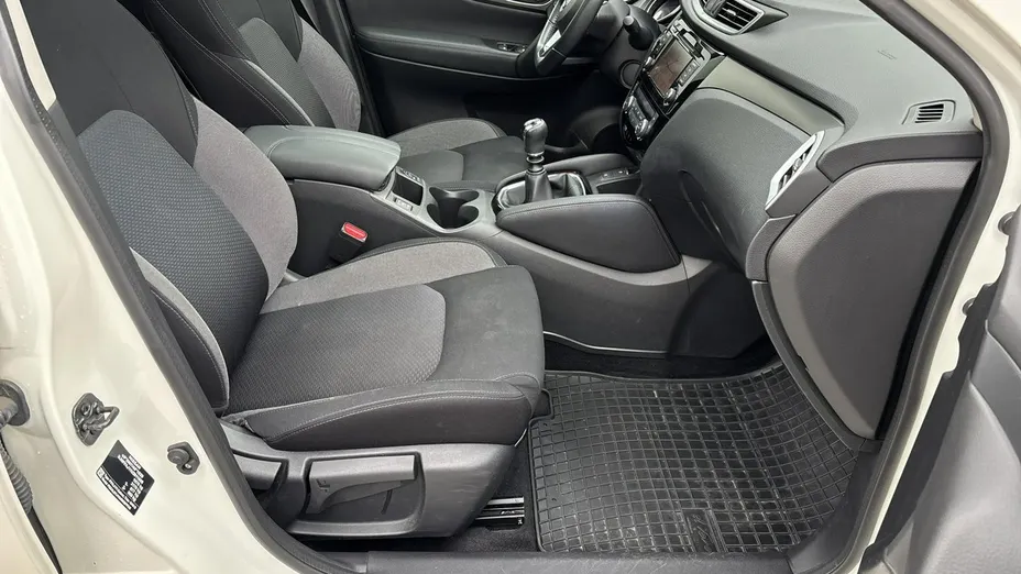 NISSAN Qashqai -