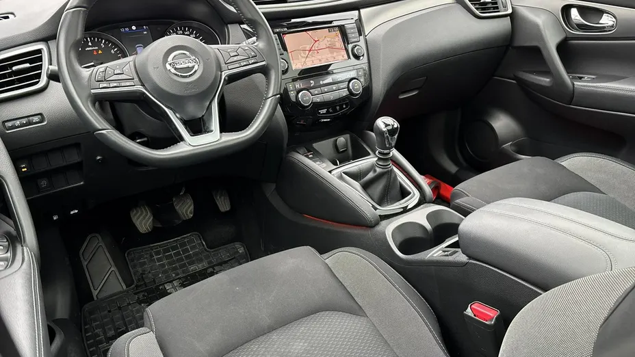 NISSAN Qashqai -