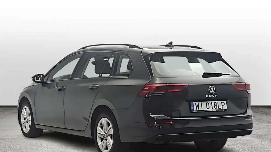 VOLKSWAGEN Golf -