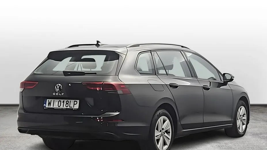 VOLKSWAGEN Golf -