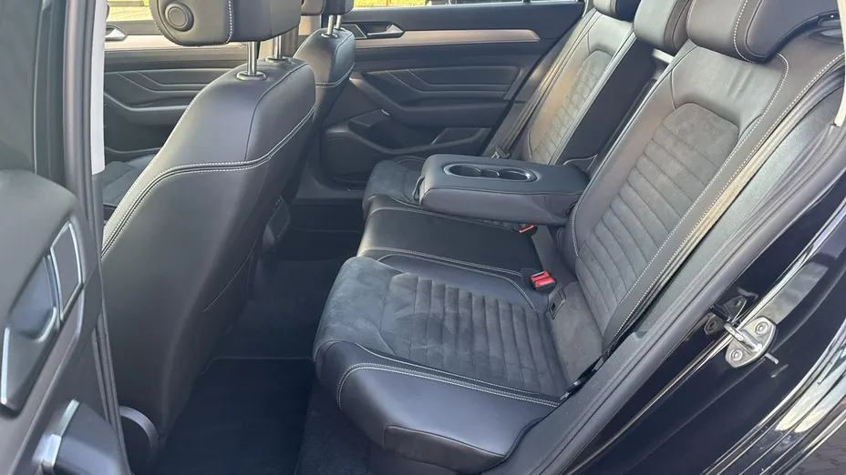 VOLKSWAGEN Passat -