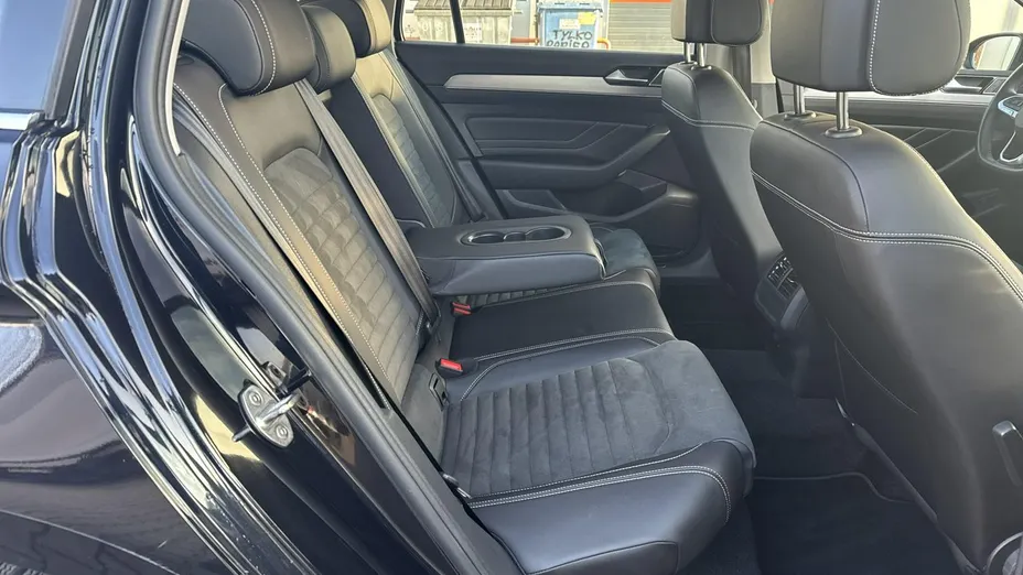VOLKSWAGEN Passat -