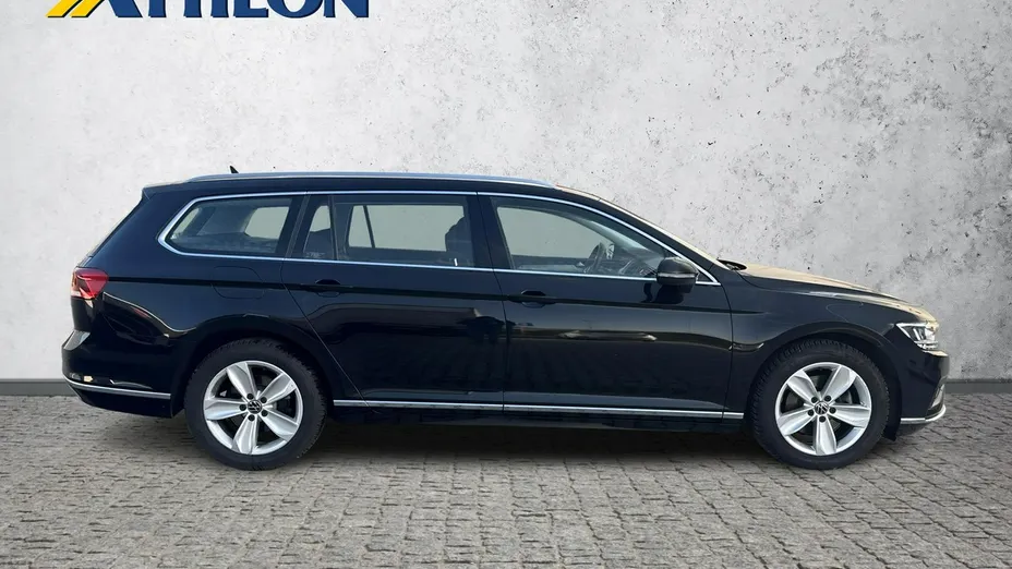 VOLKSWAGEN Passat -